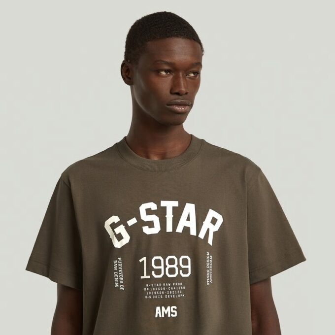 89 Back Graphic Loose T-shirt 89 Back Graphic Loose T-shirt