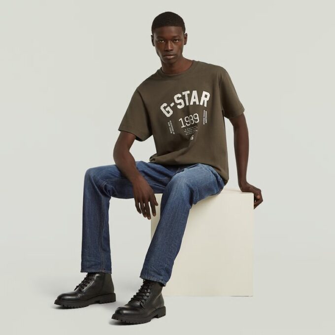 89 Back Graphic Loose T-shirt 89 Back Graphic Loose T-shirt
