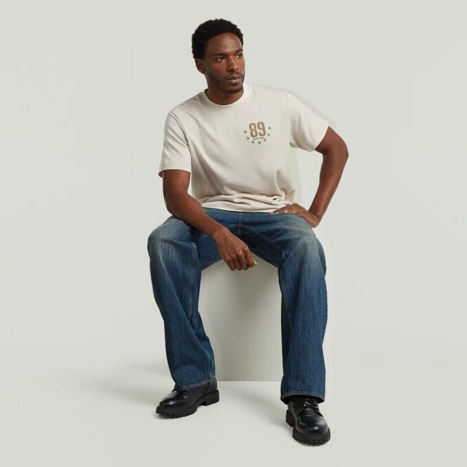 89 Back Graphic Loose T-shirt 89 Back Graphic Loose T-shirt