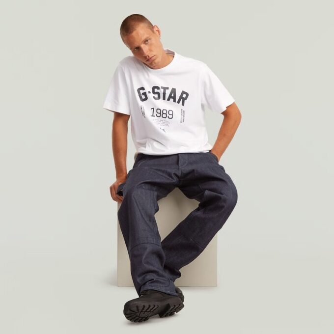 89 Back Graphic Loose T-shirt 89 Back Graphic Loose T-shirt