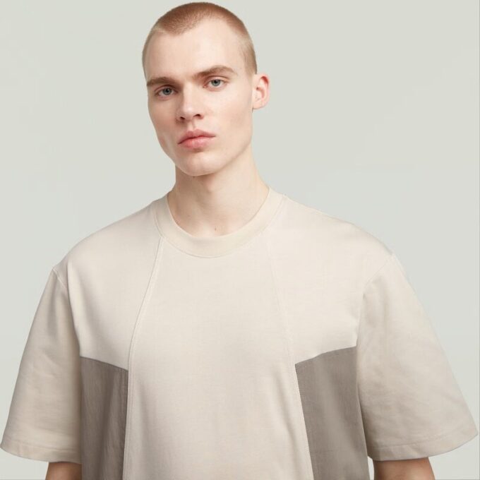 A-linjeformad vävd mix-t-shirt med boxig passform