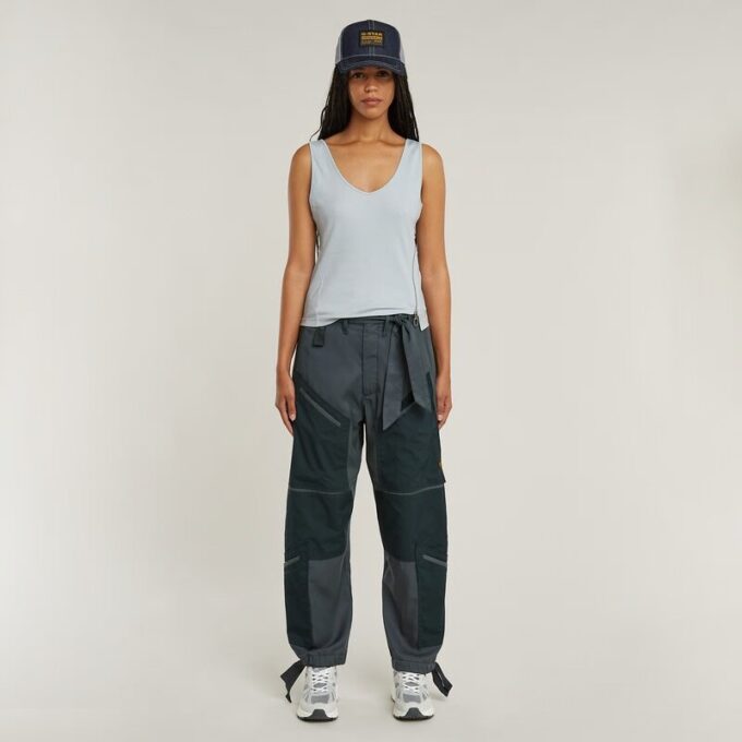 Asymmetriskt smalt linne med dragkedja Asymmetriskt smalt linne med dragkedja