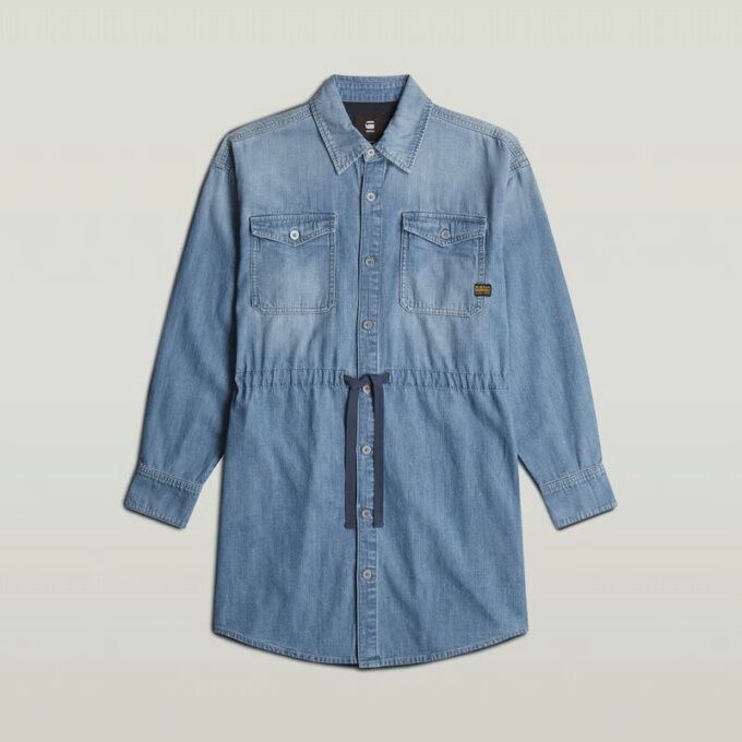 Avslappnad denimklänning med dragsko Avslappnad denimklänning med dragsko