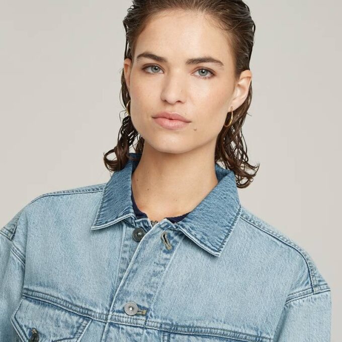 Avslappnad jeansjacka Avslappnad jeansjacka