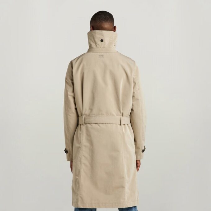 Bältad trench