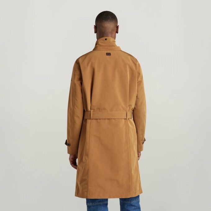 Bältad trench
