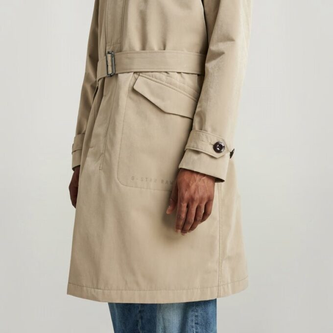 Bältad trench