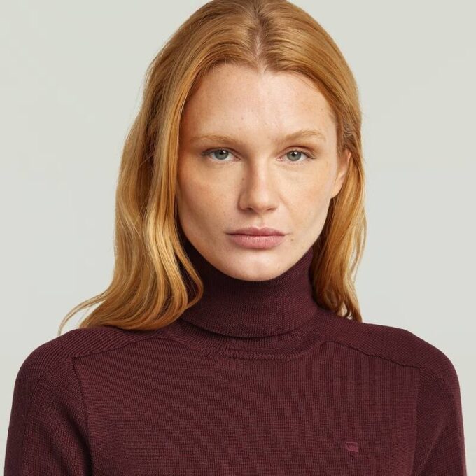 Core Turtle Slim Knit Core Turtle Slim Knit