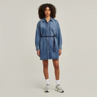 Klänning med bälte och överdimensionerad denim