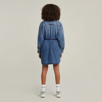 Klänning med bälte och överdimensionerad denim