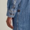 Klänning med bälte och överdimensionerad denim Klänning med bälte och överdimensionerad denim