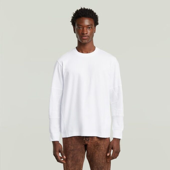 Konstruerad lös t-shirt