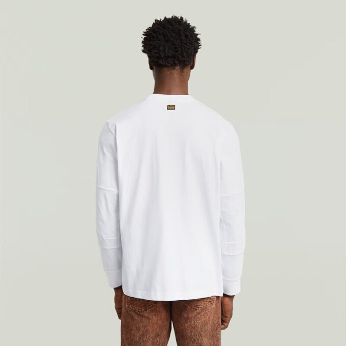 Konstruerad lös t-shirt