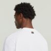 Konstruerad lös t-shirt