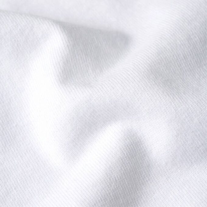 Konstruerad lös t-shirt