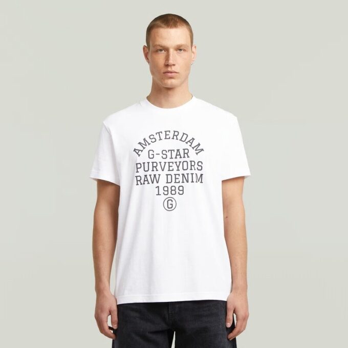 Leverantörer Graphic T-shirt Leverantörer Graphic T-shirt