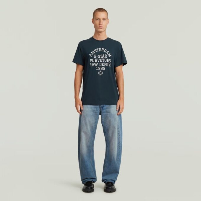 Leverantörer Graphic T-shirt Leverantörer Graphic T-shirt
