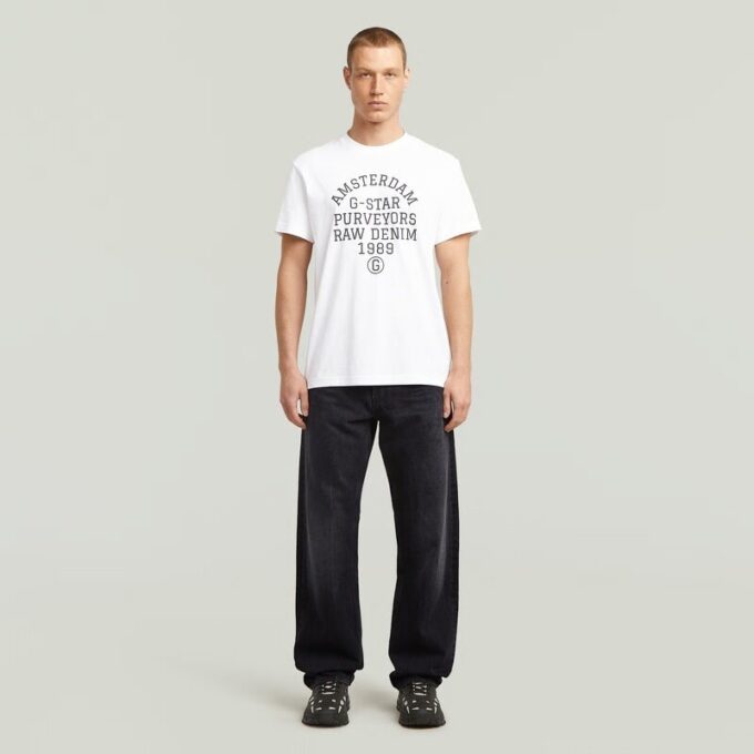 Leverantörer Graphic T-shirt Leverantörer Graphic T-shirt