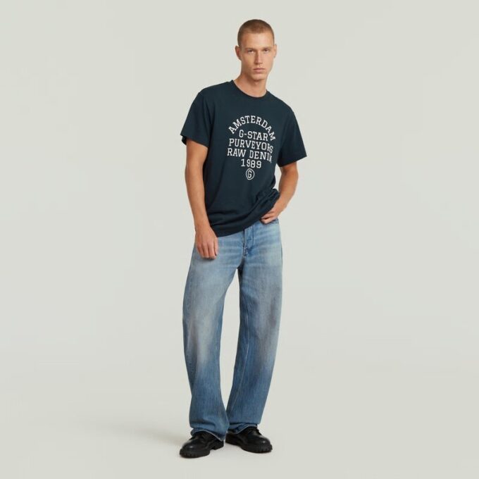 Leverantörer Graphic T-shirt Leverantörer Graphic T-shirt
