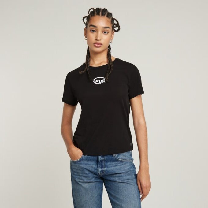 Liten topp med logotyp i mitten Liten topp med logotyp i mitten