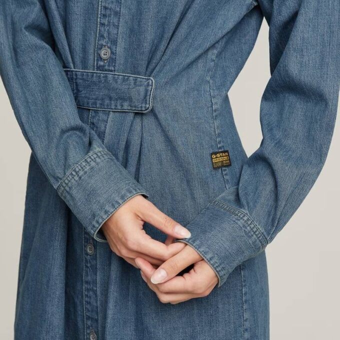 Lång skjortklänning med flik Lång skjortklänning med flik