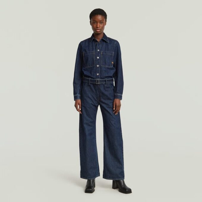 Lös jumpsuit med skärp i 3D Lös jumpsuit med skärp i 3D