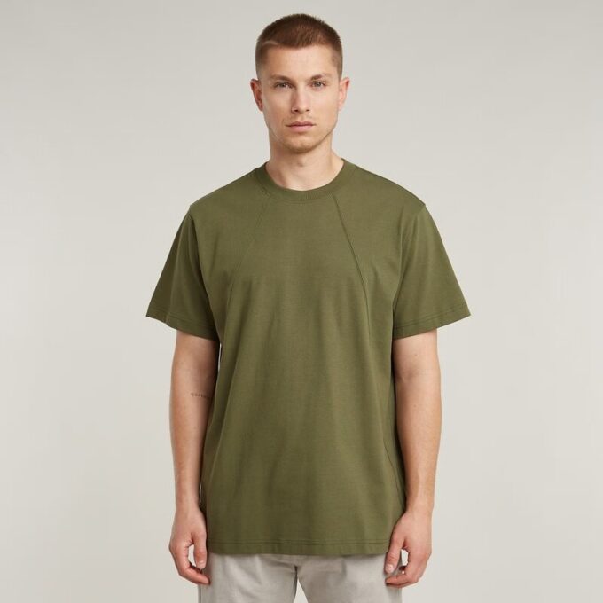 Lös t-shirt med sömdetalj Lös t-shirt med sömdetalj