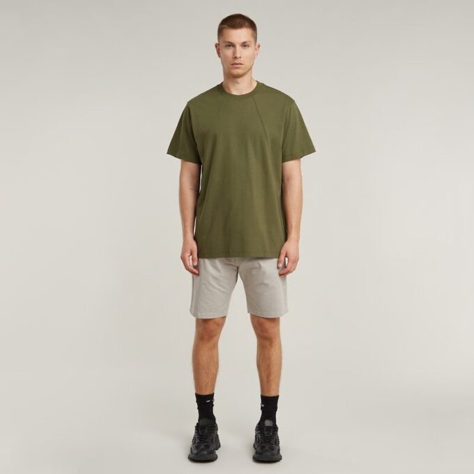 Lös t-shirt med sömdetalj Lös t-shirt med sömdetalj