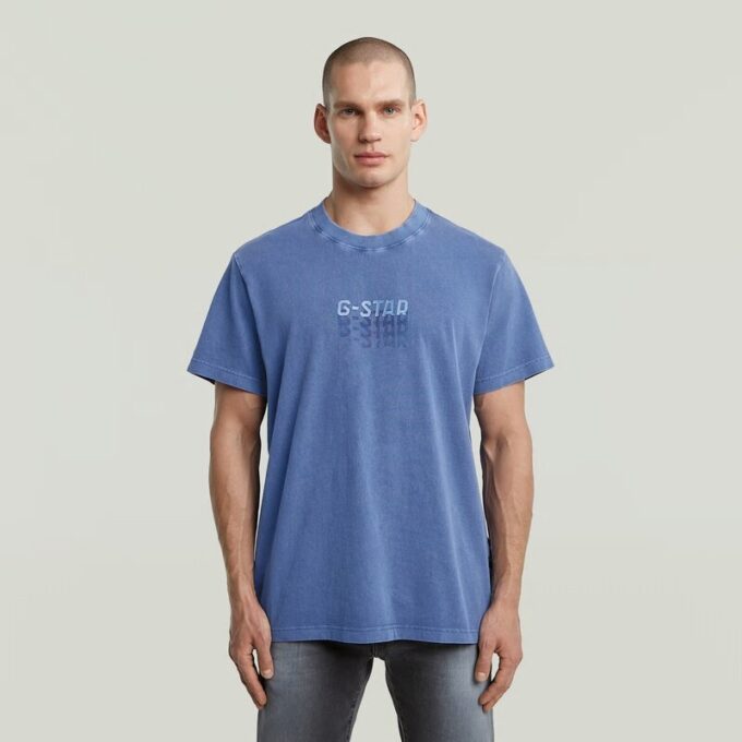 Löst T-shirt med flerfärgad logotyp