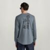 Målad plaggfärgad t-shirt med grafiska fransar