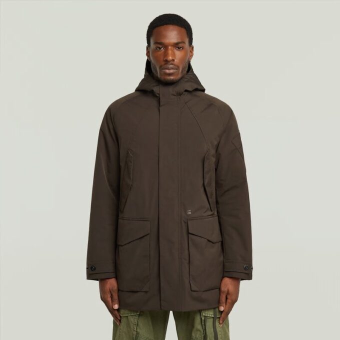Parkas med flera fickor och vadderad jacka Parkas med flera fickor och vadderad jacka