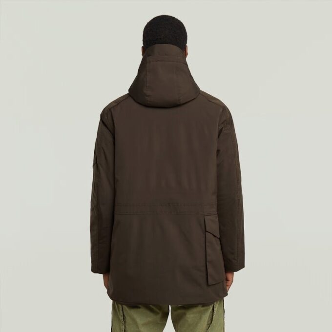 Parkas med flera fickor och vadderad jacka Parkas med flera fickor och vadderad jacka