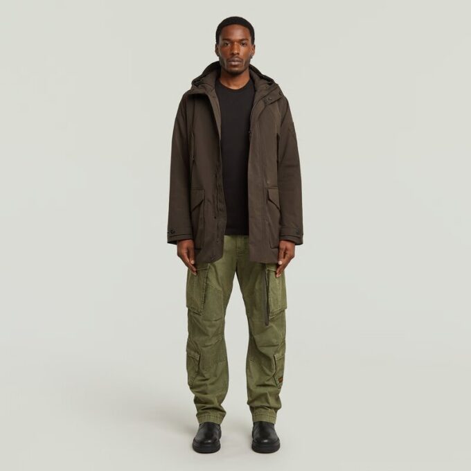 Parkas med flera fickor och vadderad jacka Parkas med flera fickor och vadderad jacka