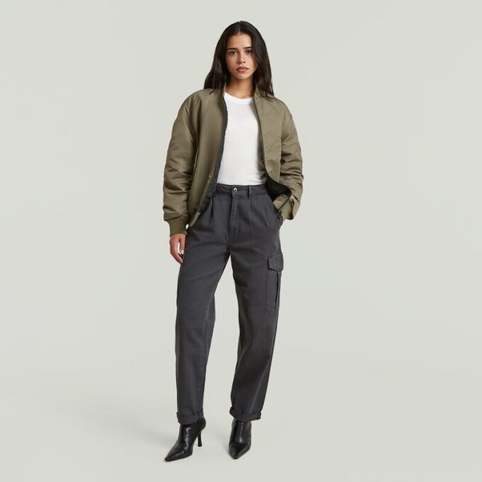 Plisserad avsmalnande cargo chino Plisserad avsmalnande cargo chino