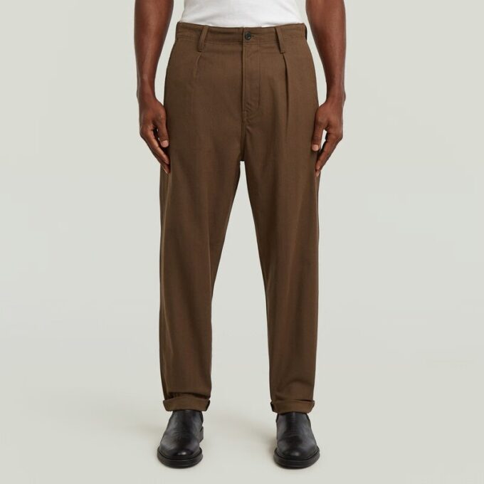 Plisserad chino med avsmalnande passform Plisserad chino med avsmalnande passform