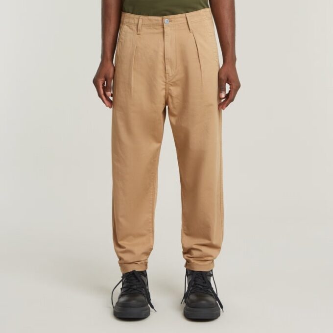 Plisserad chino med avsmalnande passform Plisserad chino med avsmalnande passform