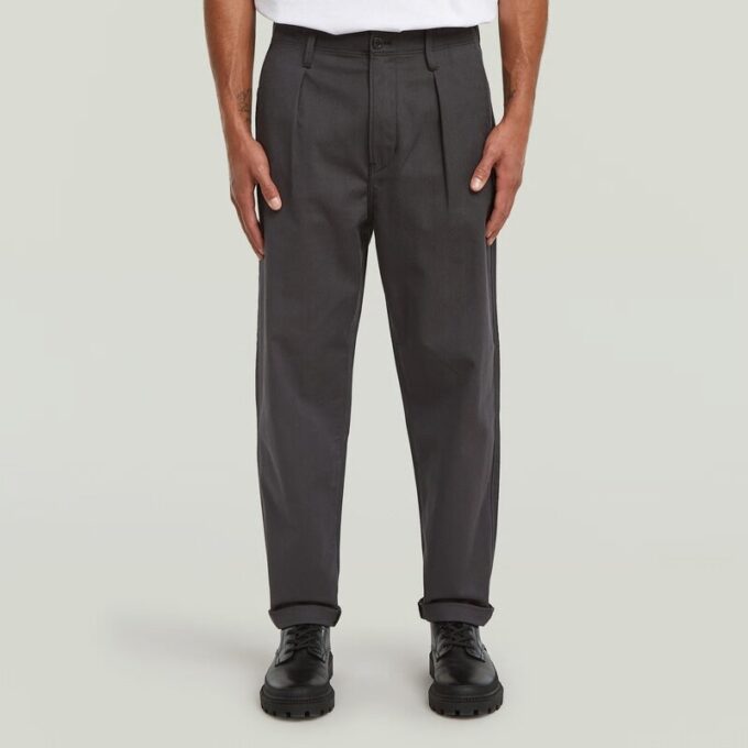 Plisserad chino med avsmalnande passform Plisserad chino med avsmalnande passform