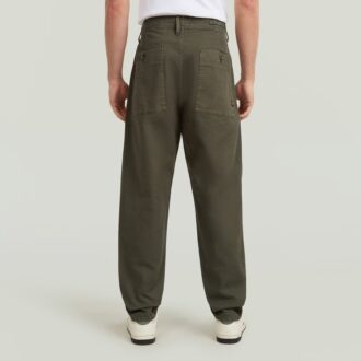 Plisserad chino med avsmalnande passform