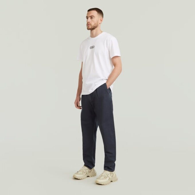 Plisserad chino med avsmalnande passform Plisserad chino med avsmalnande passform