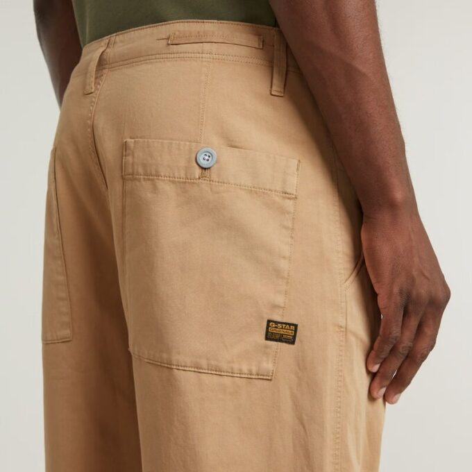 Plisserad chino med avsmalnande passform Plisserad chino med avsmalnande passform