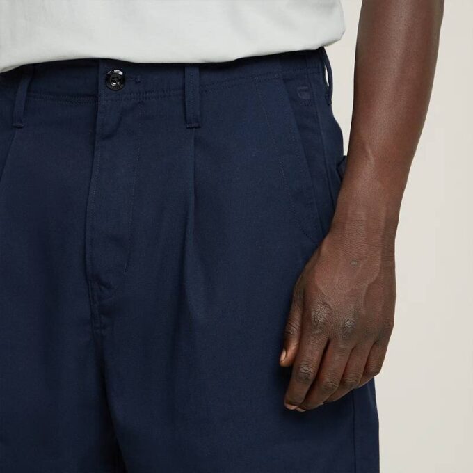 Plisserad chino med avsmalnande passform Plisserad chino med avsmalnande passform
