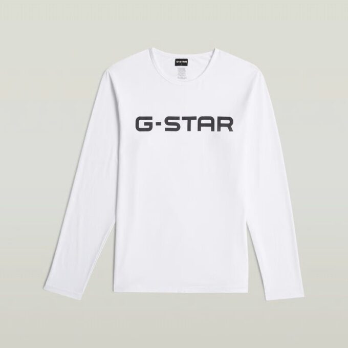 Pyjamasset med t-shirt och byxor Pyjamasset med t-shirt och byxor