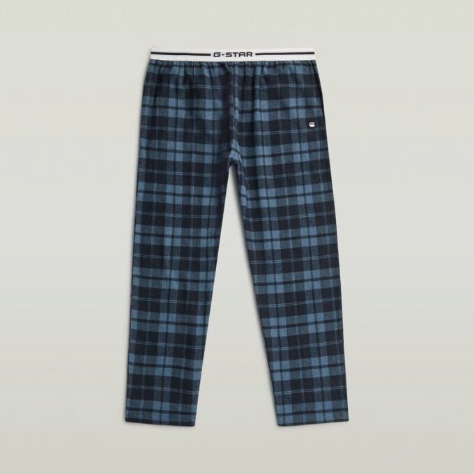 Pyjamasset med t-shirt och byxor Pyjamasset med t-shirt och byxor