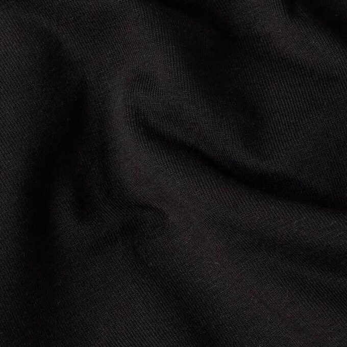 Pyjamasset med t-shirt och byxor Pyjamasset med t-shirt och byxor