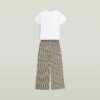 Pyjamasset med t-shirt och vida byxor Pyjamasset med t-shirt och vida byxor