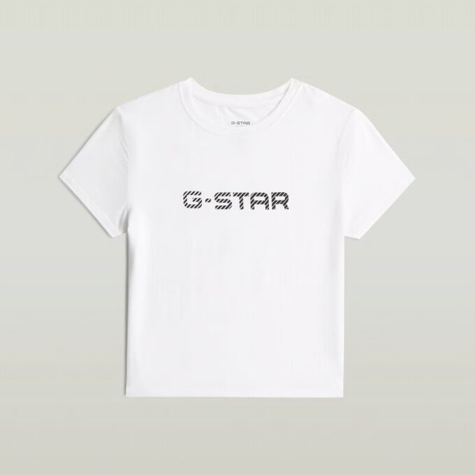 Pyjamasset med t-shirt och vida byxor Pyjamasset med t-shirt och vida byxor