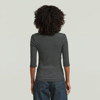 Randig smal t-shirt med mönster