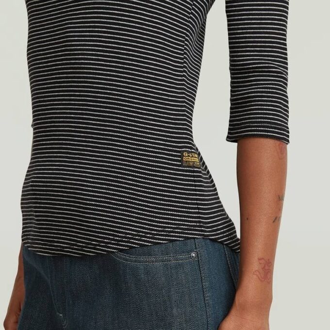 Randig smal t-shirt med mönster