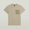 Skuggvävd t-shirt med fickor och kamouflagemönster