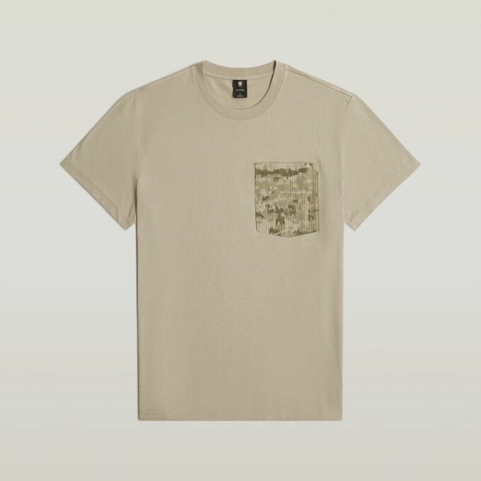 Skuggvävd t-shirt med fickor och kamouflagemönster
